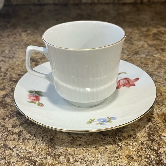 Vintage Bareuther Pink Rose and Floral Teacup and Saucer Made in Bavaria - Picture 8 of 13